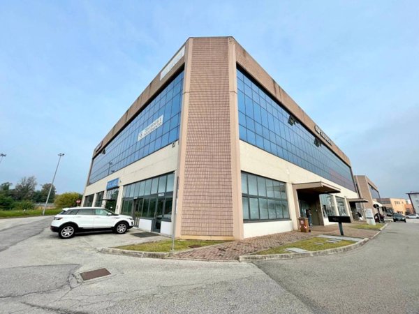 ufficio in vendita a Vicenza in zona Gogna