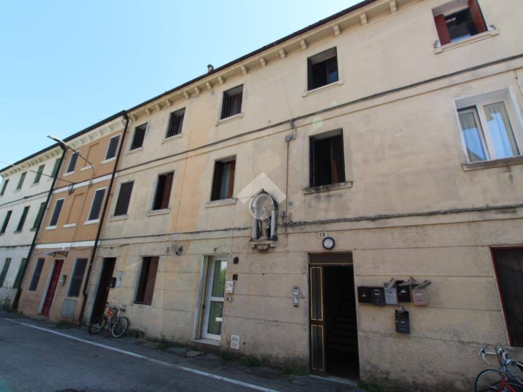 appartamento in vendita a Vicenza in zona Borgo Berga