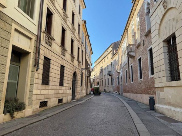 appartamento in vendita a Vicenza in zona Borgo Berga
