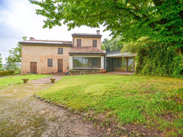 casa indipendente in vendita a Vicenza in zona Monte Berico