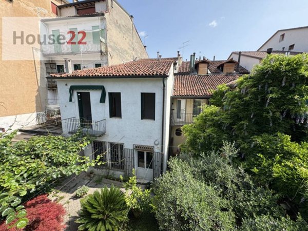 intera palazzina in vendita a Vicenza in zona Centro Storico