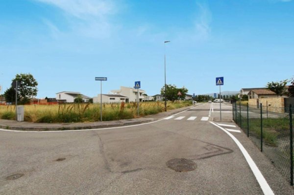 terreno edificabile in vendita a Vicenza in zona Campedello
