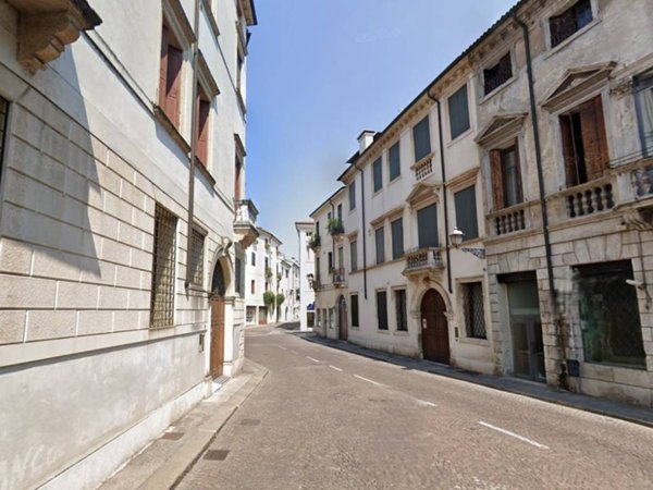 appartamento in vendita a Vicenza in zona Centro Storico