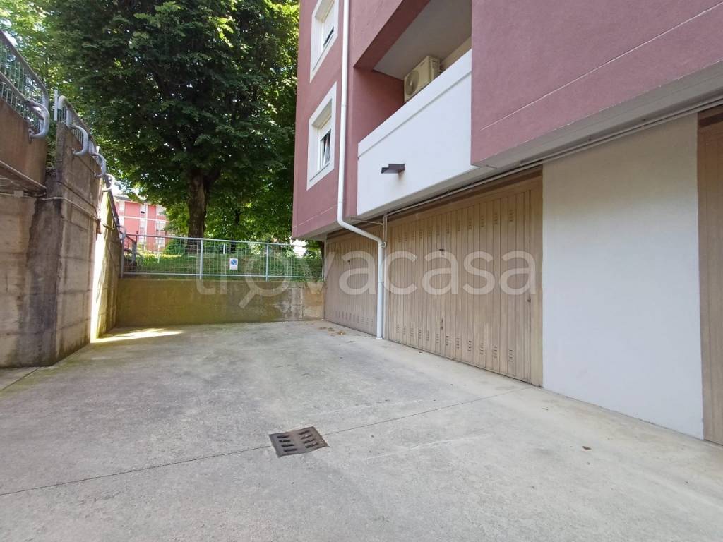 ufficio in vendita a Vicenza in zona San Lazzaro/Pomari