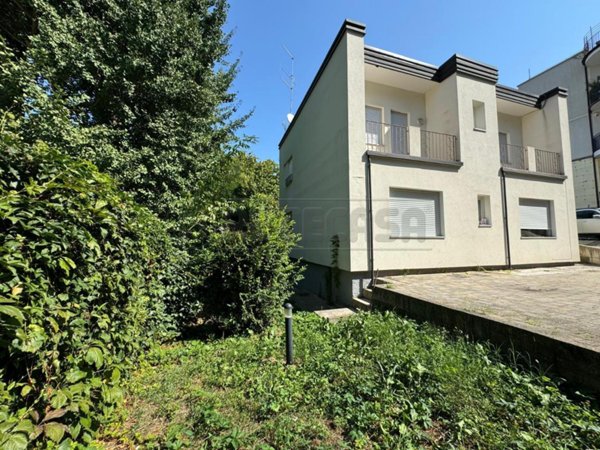 casa indipendente in vendita a Vicenza in zona Monte Berico