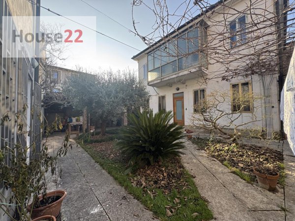 casa indipendente in vendita a Vicenza in zona Borgo Berga