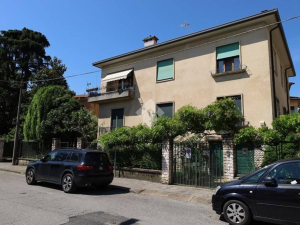 casa indipendente in vendita a Vicenza in zona Centro Storico