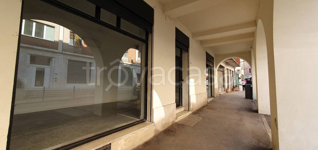 negozio in vendita a Vicenza in zona Centro Storico