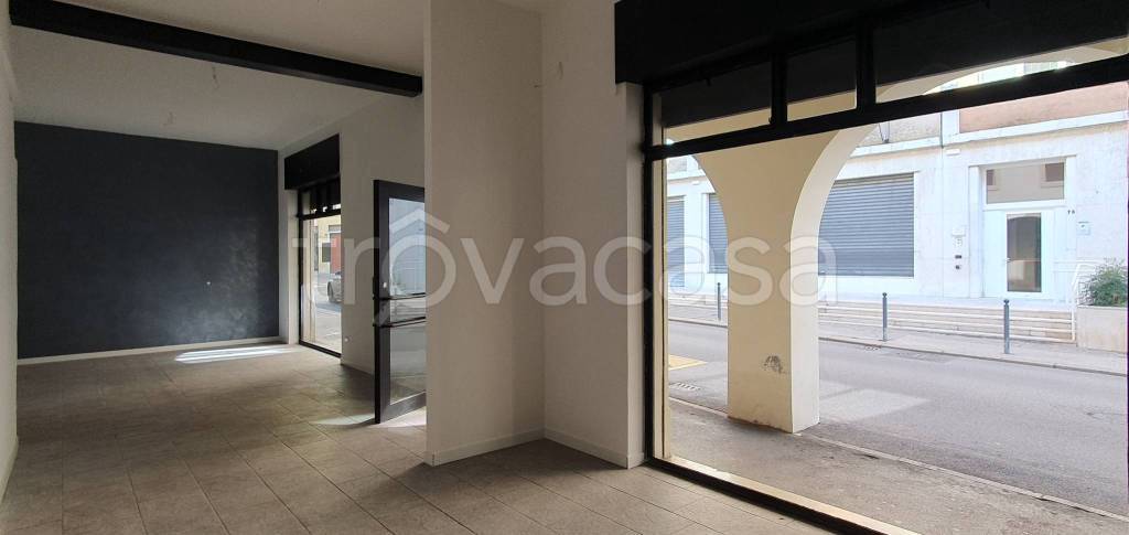 negozio in vendita a Vicenza in zona Centro Storico