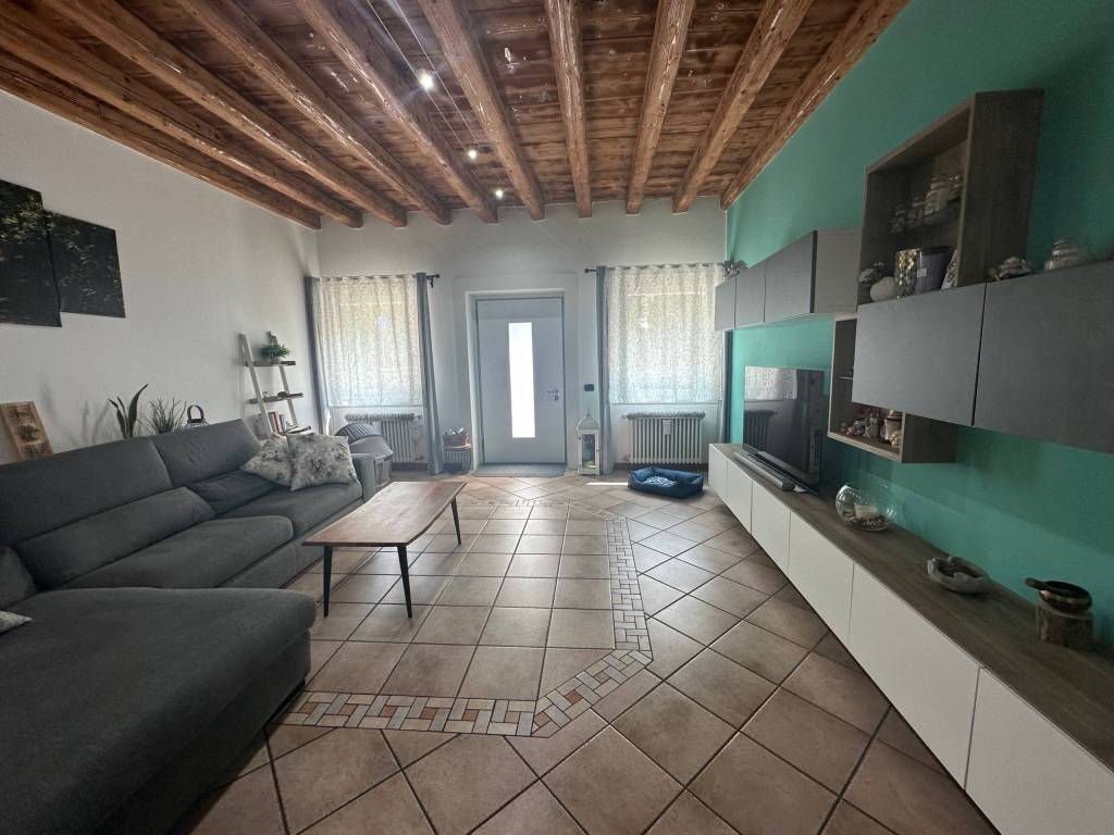 casa indipendente in vendita a Vicenza in zona Borgo Berga