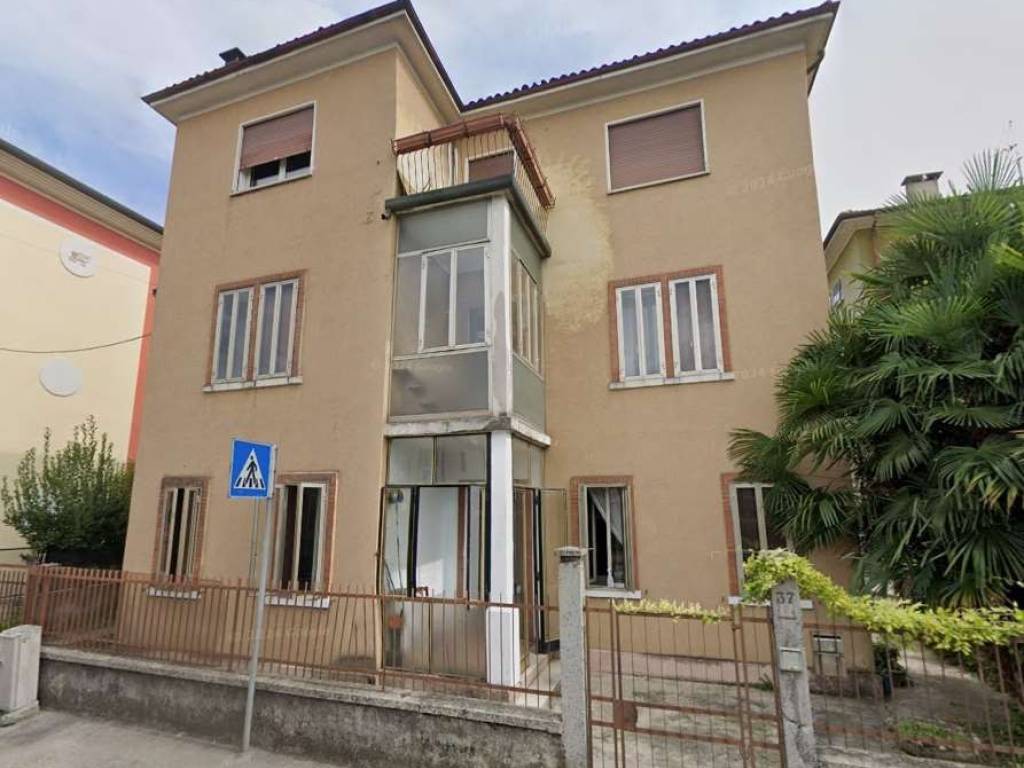 appartamento in vendita a Vicenza in zona Ferrovieri