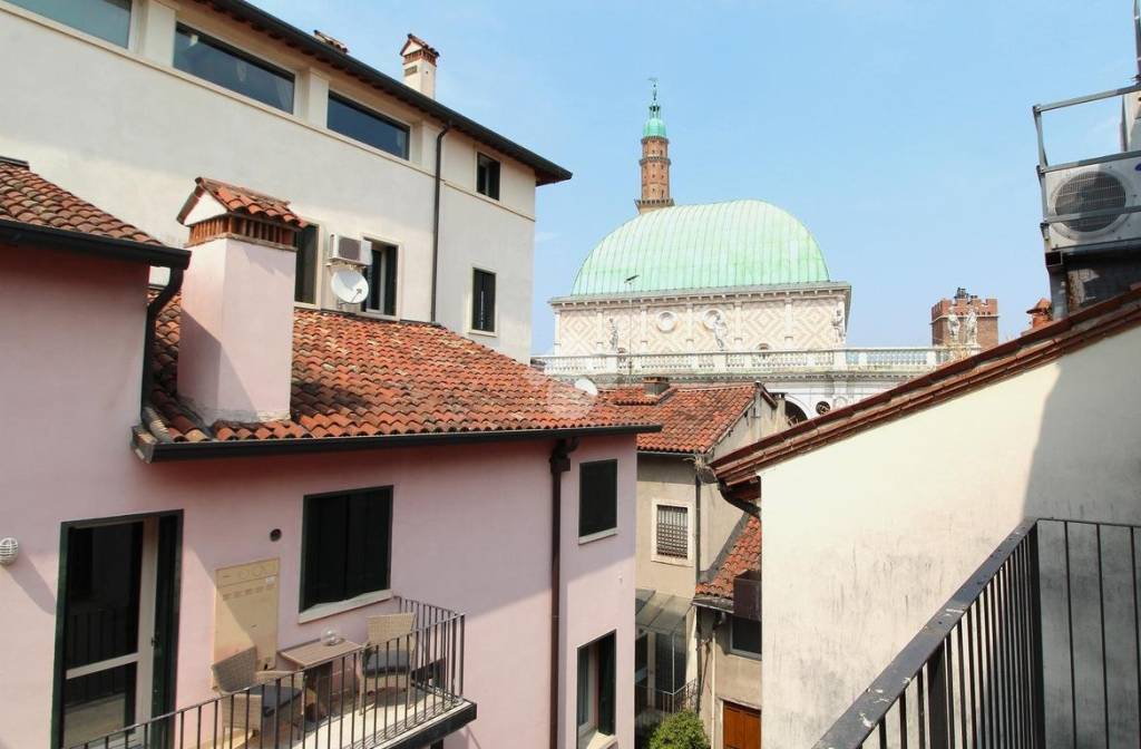 appartamento in vendita a Vicenza in zona Centro Storico