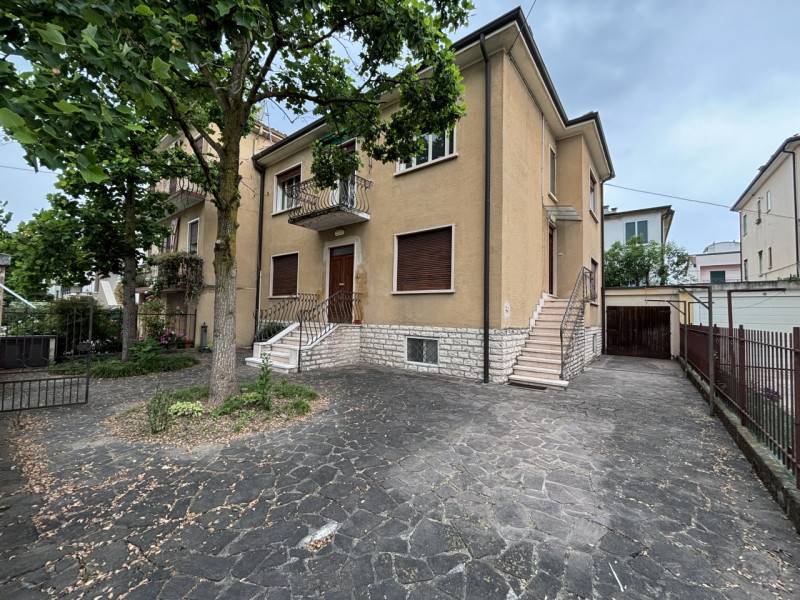 appartamento in vendita a Vicenza in zona San Bortolo/San Paolo