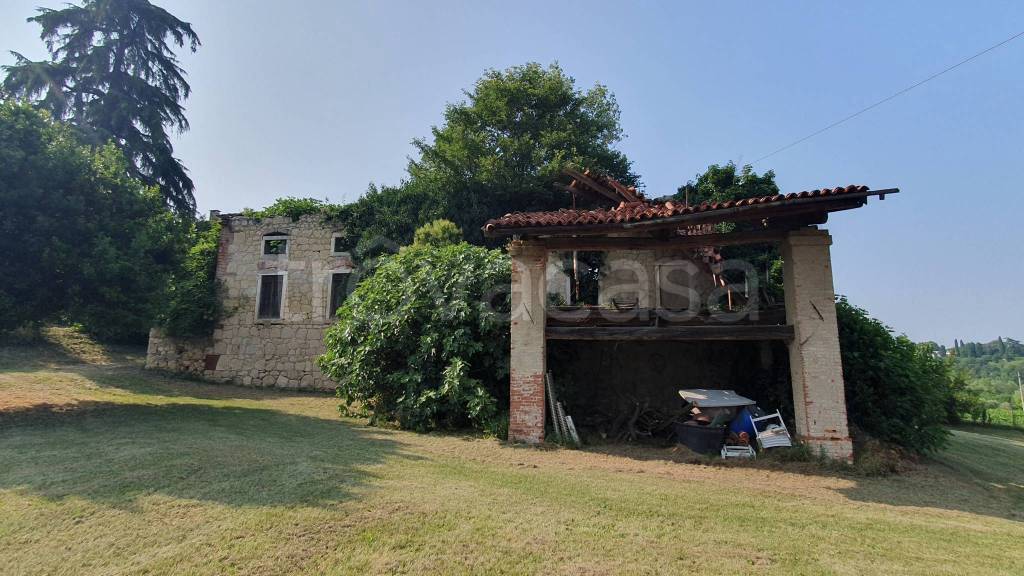 casa indipendente in vendita a Vicenza in zona Monte Berico
