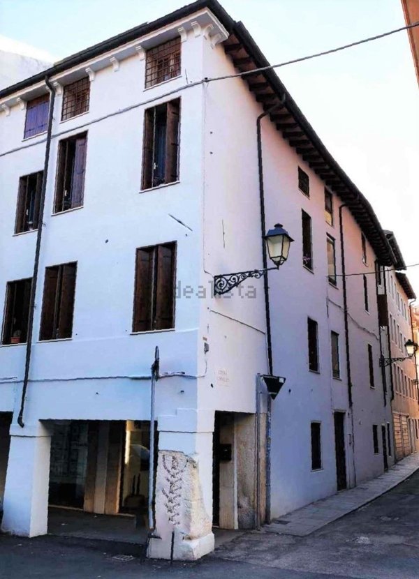 appartamento in vendita a Vicenza in zona Centro Storico
