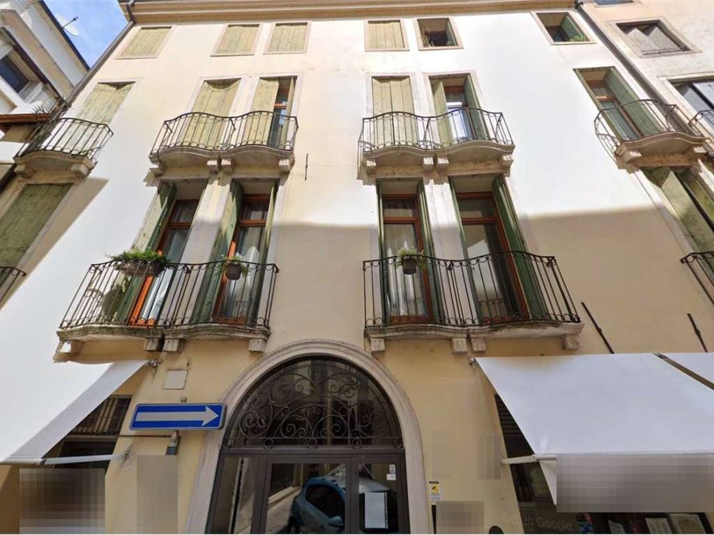 appartamento in vendita a Vicenza in zona Centro Storico