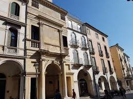 appartamento in vendita a Vicenza in zona Cattane