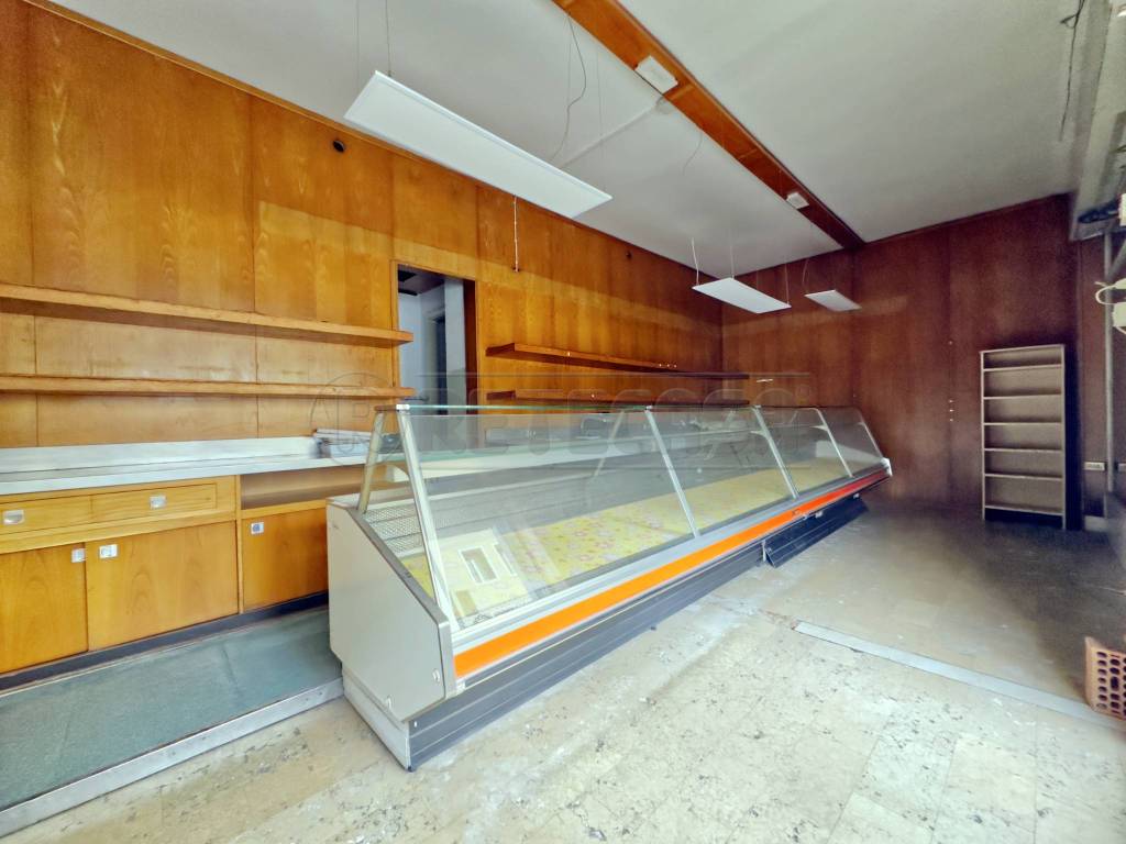 negozio in vendita a Vicenza in zona Borgo Berga