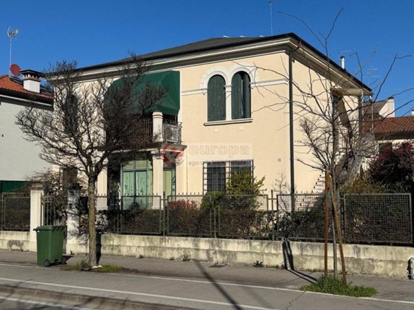casa indipendente in vendita a Vicenza in zona San Bortolo/San Paolo