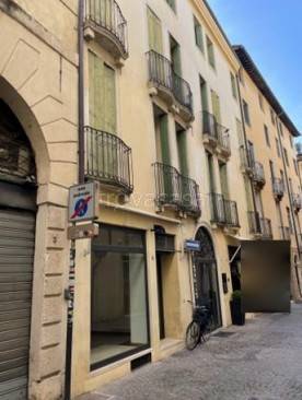 appartamento in vendita a Vicenza in zona Centro Storico