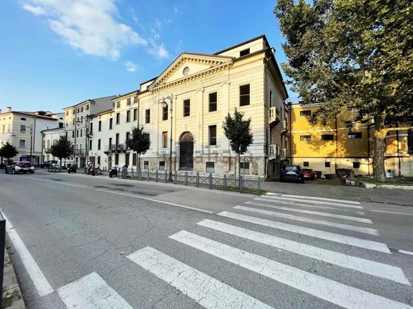 appartamento in vendita a Vicenza in zona Centro Storico