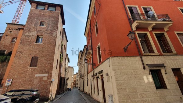 appartamento in vendita a Vicenza in zona Centro Storico