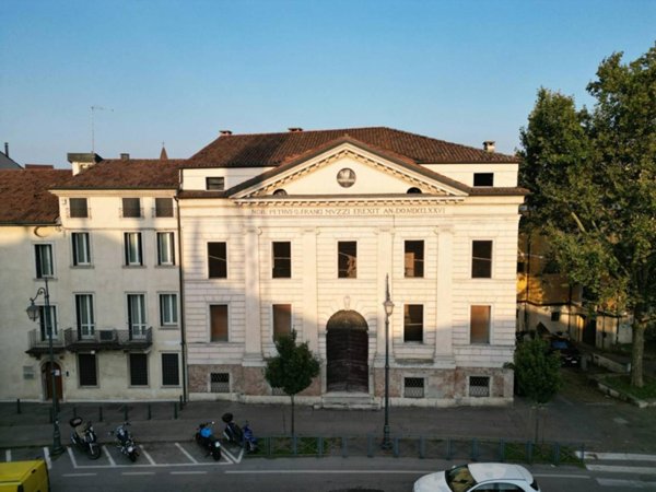 appartamento in vendita a Vicenza in zona Borgo Berga