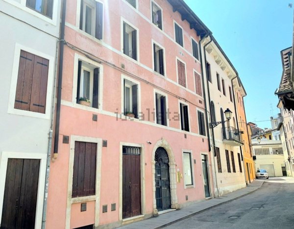appartamento in vendita a Vicenza in zona Centro Storico