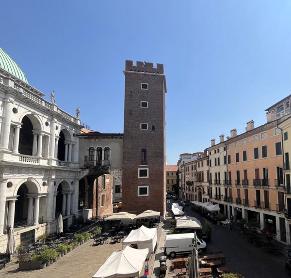 appartamento in vendita a Vicenza in zona Centro Storico