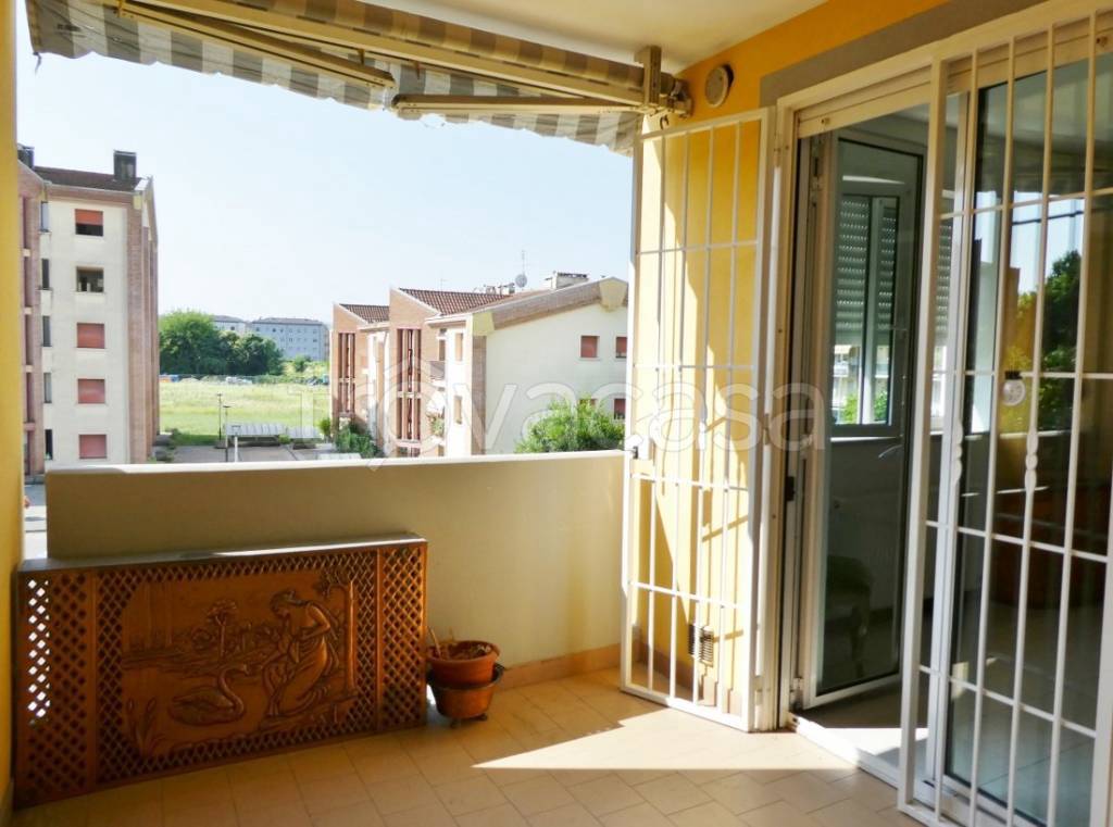 appartamento in vendita a Vicenza in zona Cattane