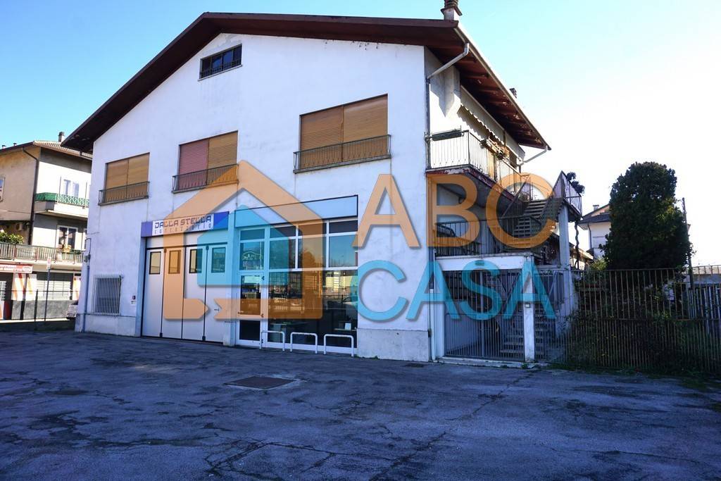 locale commerciale in vendita a Vicenza in zona San Lazzaro/Pomari