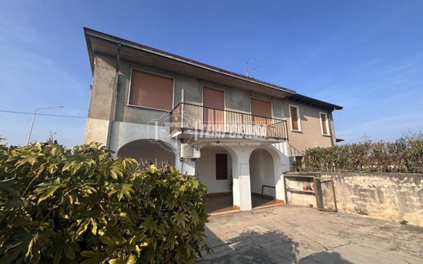 casa indipendente in vendita a Vicenza in zona Villaggio del Sole