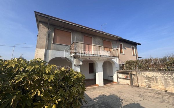 casa indipendente in vendita a Vicenza in zona Villaggio del Sole