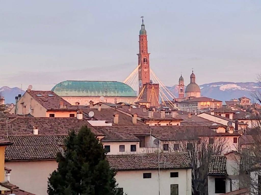 appartamento in vendita a Vicenza in zona Centro Storico
