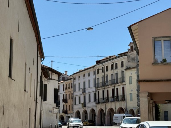 appartamento in vendita a Vicenza in zona Centro Storico