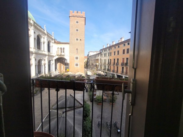 appartamento in vendita a Vicenza in zona Centro Storico