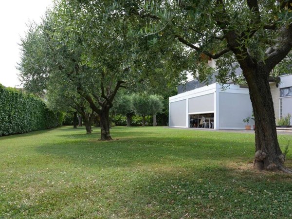 casa indipendente in vendita a Vicenza in zona Anconetta