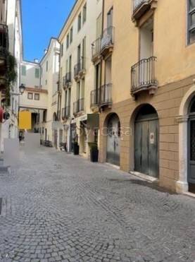 appartamento in vendita a Vicenza in zona Centro Storico