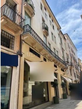 appartamento in vendita a Vicenza in zona Centro Storico