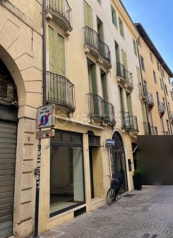 appartamento in vendita a Vicenza in zona Centro Storico