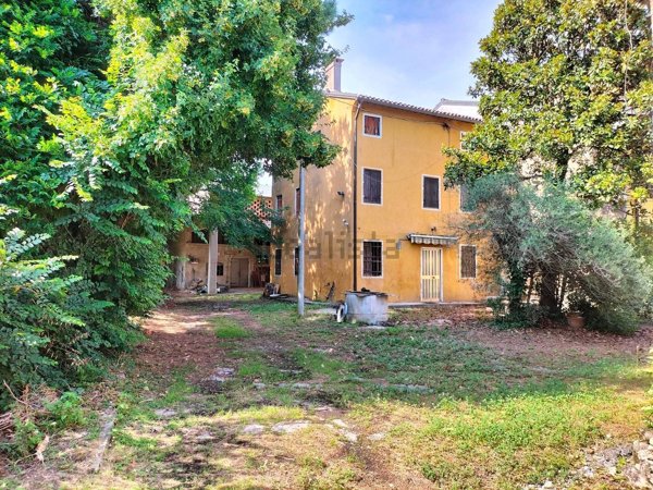 casa indipendente in vendita a Vicenza in zona Debba