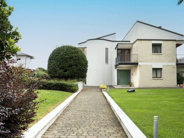 casa indipendente in vendita a Vicenza in zona Saviabona