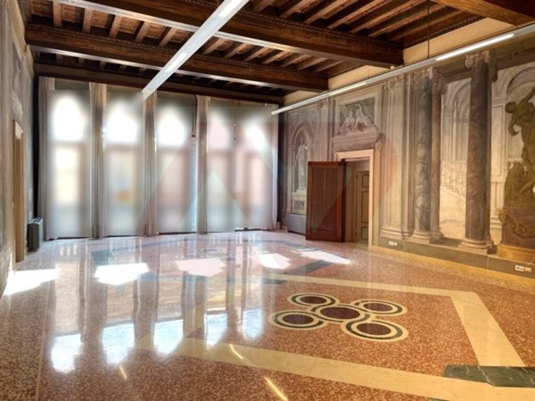 ufficio in vendita a Vicenza in zona Centro Storico