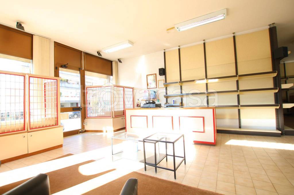 negozio in vendita a Vicenza in zona Longara