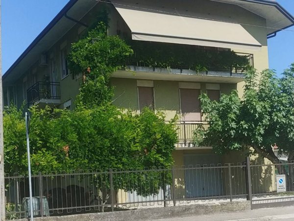 casa indipendente in vendita a Vicenza in zona Ferrovieri