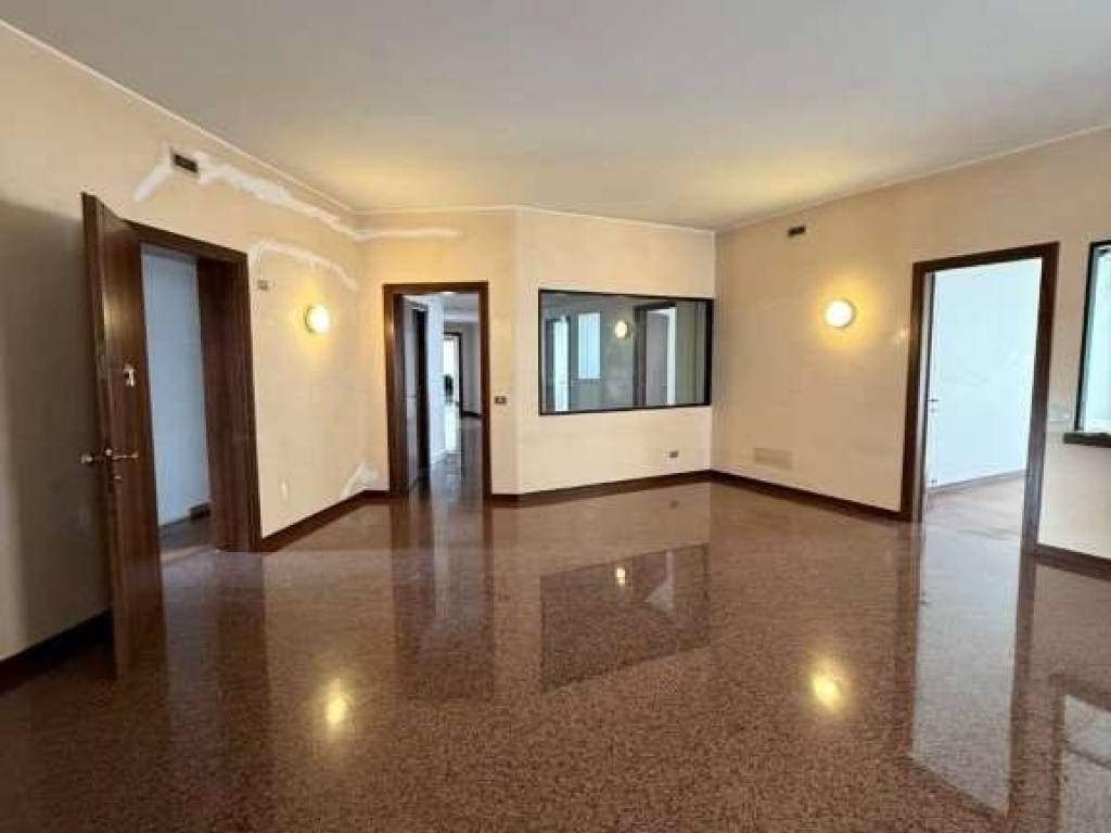 ufficio in vendita a Vicenza in zona Centro Storico