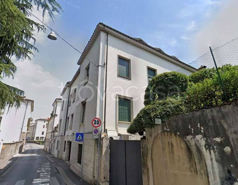 appartamento in vendita a Vicenza in zona Centro Storico