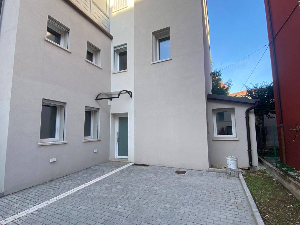 casa indipendente in vendita a Vicenza in zona Centro Storico