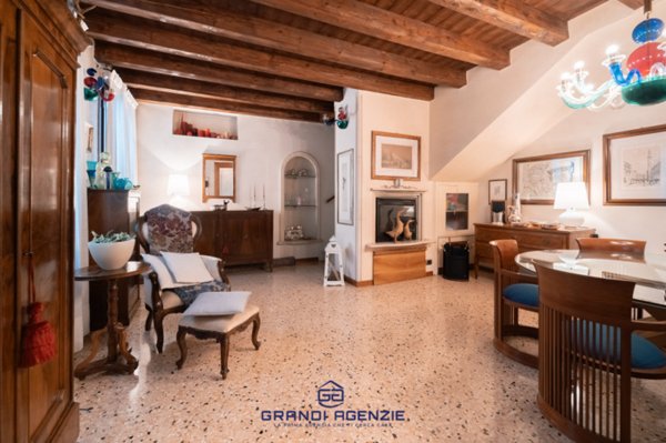 casa indipendente in vendita a Vicenza in zona Centro Storico