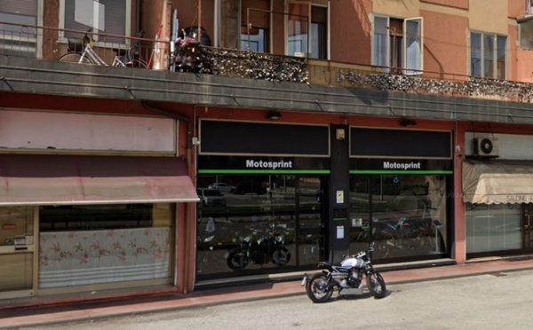 negozio in vendita a Vicenza in zona Villaggio del Sole